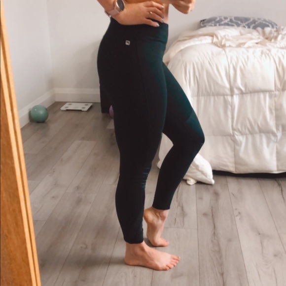 Black Fabletics mesh panel leggings - Picture 3 of 9